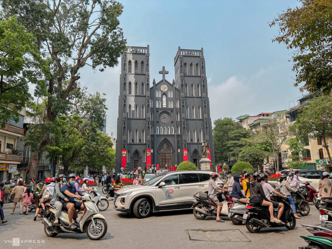 go out on holiday, ho chi minh city tourism, holiday travel, slow life, time for rest, traveling hanoi, the anniversary of the death anniversary of those who stayed in the big city