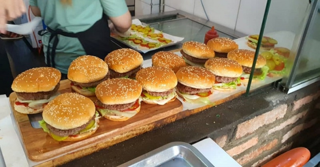 top 10 tiệm hamburger ngon ngất ngây ở sài gòn