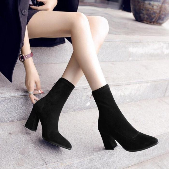 top 10 shop giày boot nữ đẹp, giá rẻ và chất lượng tphcm