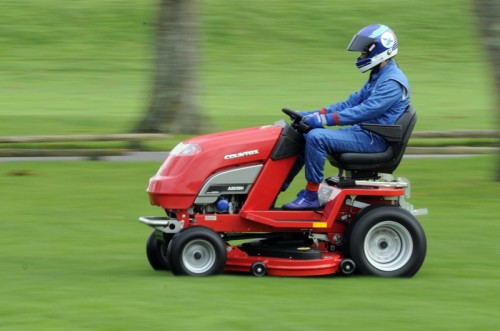 review top 5 máy cắt cỏ thiết kế gọn nhẹ, sắc bén và an toàn