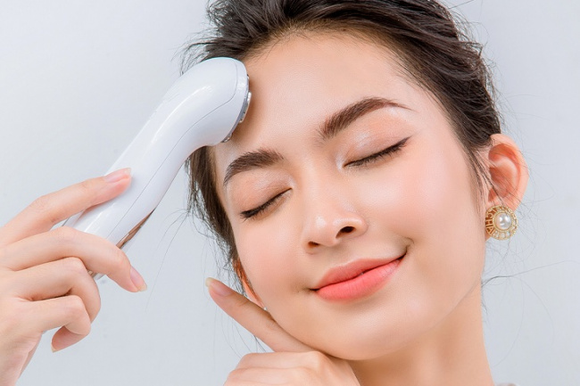 review top 5 máy massage mặt hiện đại, an toàn cho mọi loại da