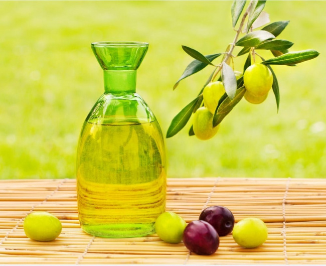 review top 5 loại dầu olive dưỡng ẩm tốt cho da của bạn
