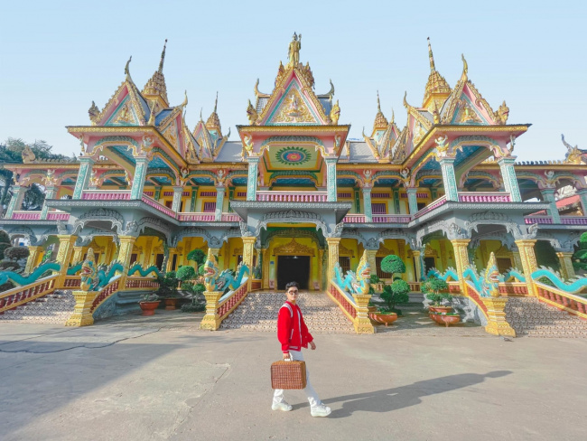 cup pagoda style, khmer, sóc trăng, soc trang tourism, som rong pagoda, western travel, beautiful temples in soc trang