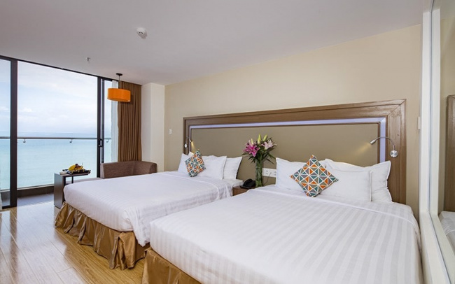 khach san co bai bien rieng, mê mẫn với 12 khách sạn nha trang có bãi biển riêng