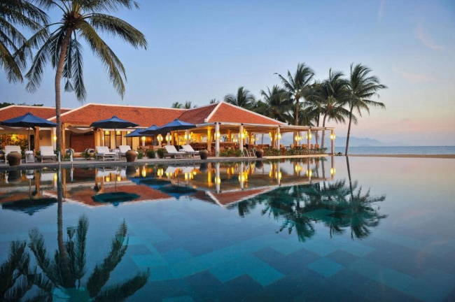 top 10 resort nha trang nằm ngay sát biển view cực đẹp siêu thu hút
