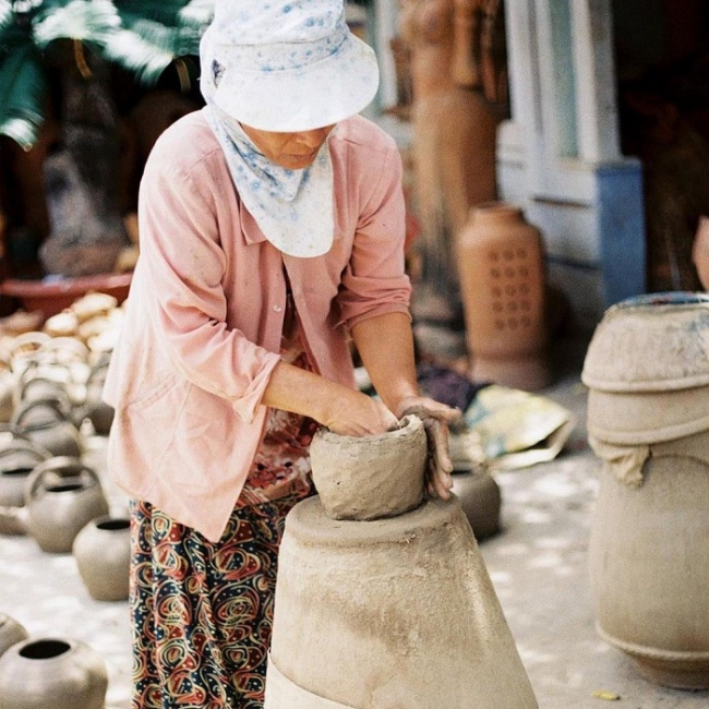 bat trang pottery village, ninh thuan bau truc pottery village, thanh ha pottery village, traditional villages, vietnamese culture, visit beautiful pottery villages in vietnam, experience making pottery yourself like an artist
