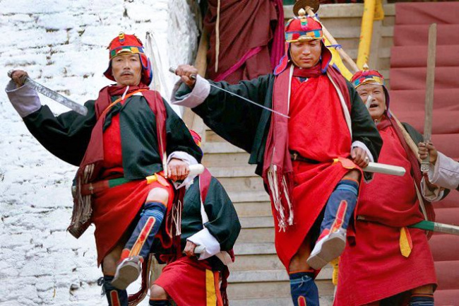 bhutan, châu á, hòa mình vào những lễ hội truyền thống đầy màu sắc du lịch bhutan