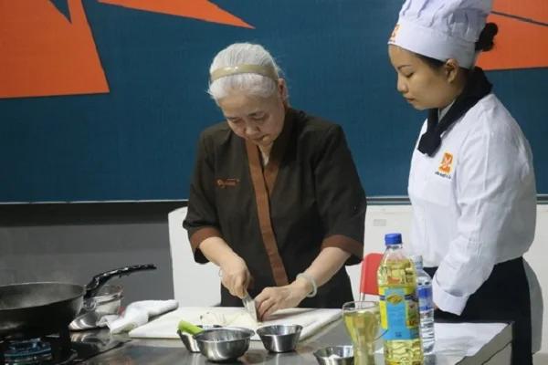 top 10 trường dạy nấu ăn uy tín chất lượng nhất tại tp.hcm