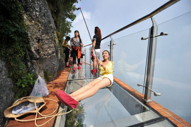 Top 4 khu du lịch Trung Quốc sở hữu cây cầu kính thót tim