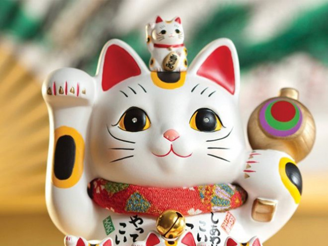Du lịch Nhật Bản: Khám phá bí ẩn về mèo Maneki Neko
