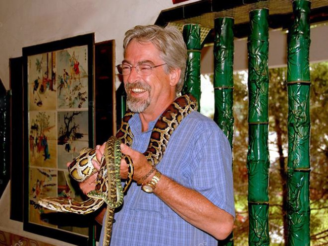 penang, malaysia, châu á, du lịch malaysia tự túc: khám phá ngôi đền rắn có một không hai