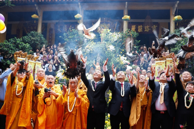 top 8 chùa cầu may đầu năm hà nội nổi tiếng linh thiêng từ lâu đời