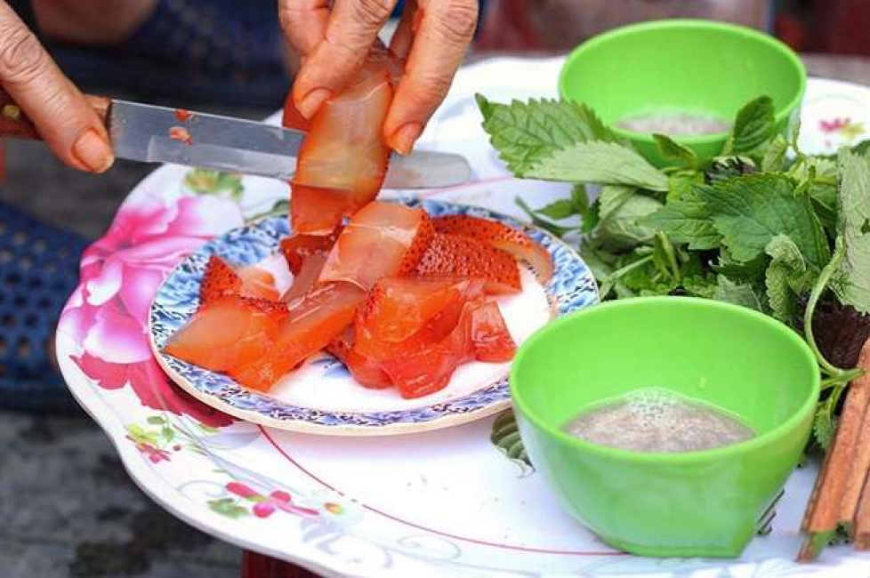 Top 8 quán ăn vỉa hè ở Hà Nội cực ngon giá rẻ và hút khách