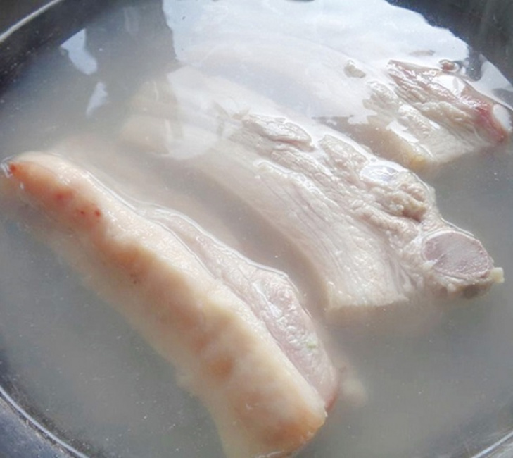 bí quyết làm món thịt lợn hấp cách thủy ngon mềm đưa cơm