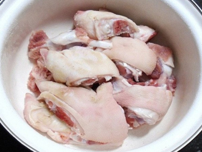 Cách làm món thịt lợn hầm thuốc bắc thơm ngon, bổ dưỡng