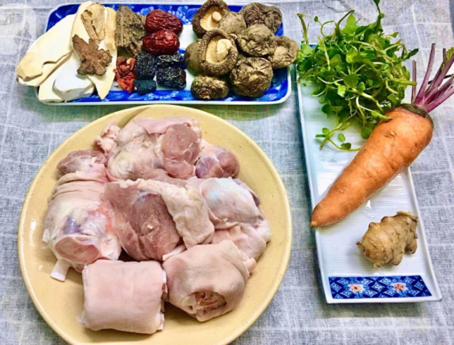 cách làm món thịt lợn hầm thuốc bắc thơm ngon, bổ dưỡng