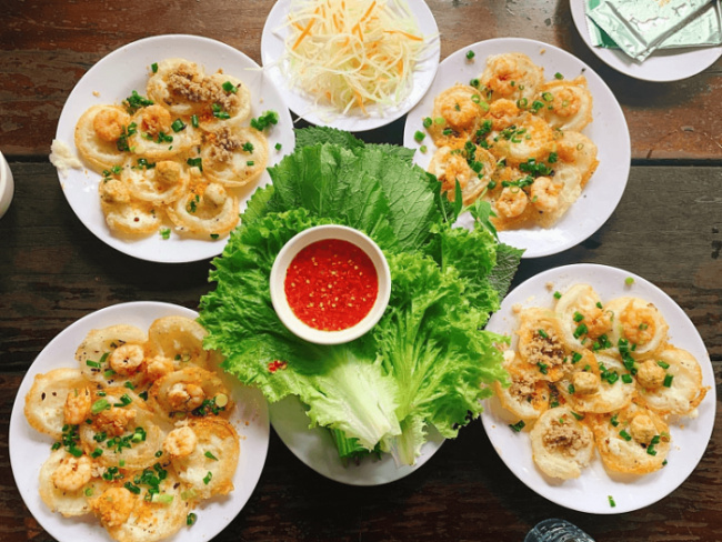banh khot vung tau, delicious restaurant, vung tau cuisine, vung tau delicious restaurant, ‘hunting’ 8 delicious banh khot shops in vung tau, visitors coming in and out