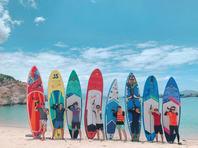 Ngọc Trinh tặng Chi Pu 100 triệu mua ván lướt sóng khi thân thiết chưa bao  lâu  Tuổi Trẻ Online