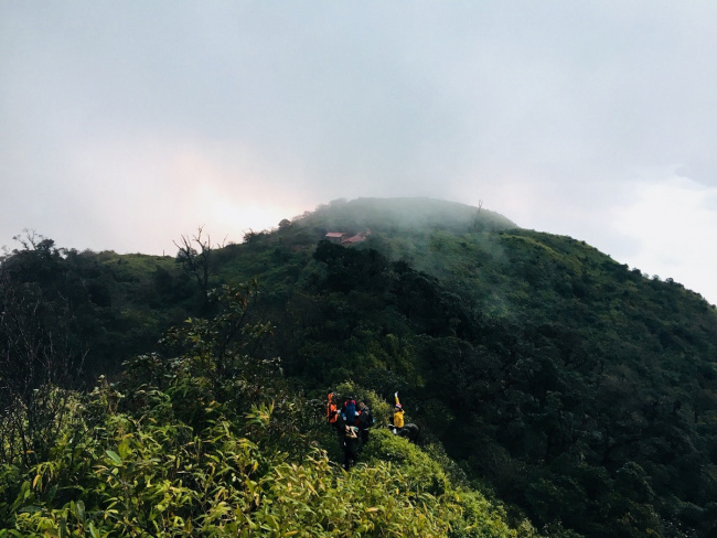 Nhìu Cồ San ở đâu? Kinh nghiệm trekking đỉnh Nhìu Cồ San cho người mới bắt đầu