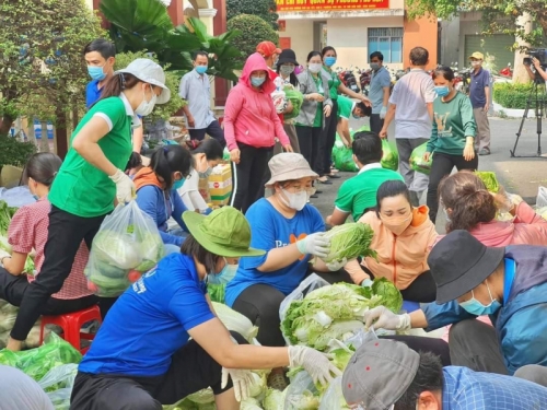 10 đoạn văn nghị luận hay nhất về tình yêu thương con người