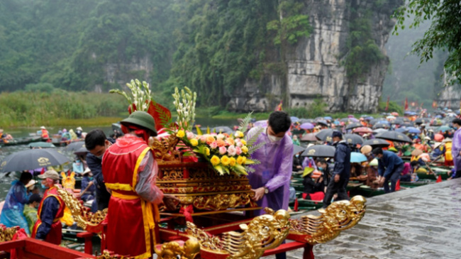 ninh binh, ninh binh tourism, trang an complex - ninh binh, trang an festival, trang an tourism, thousands of people attended the opening of trang an festival