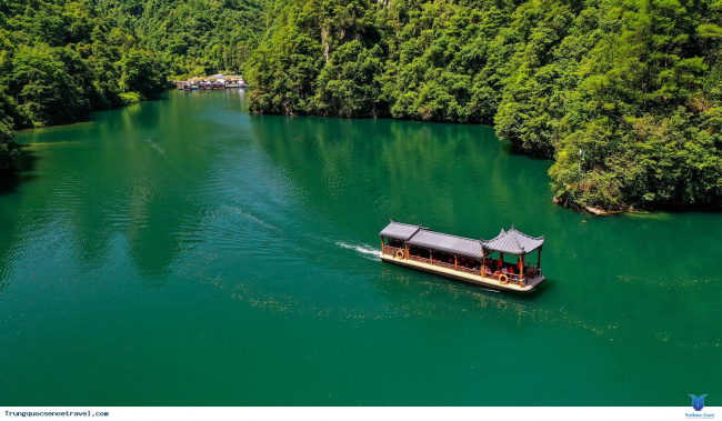 60 phút lênh đênh trên thuyền ngắm hồ Bảo Phong