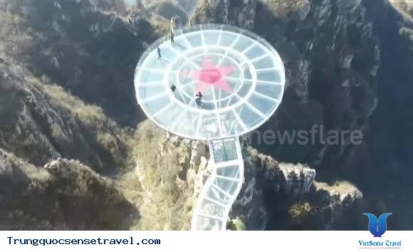 Cầu đáy kính mới cao 450m ở Trung Quốc