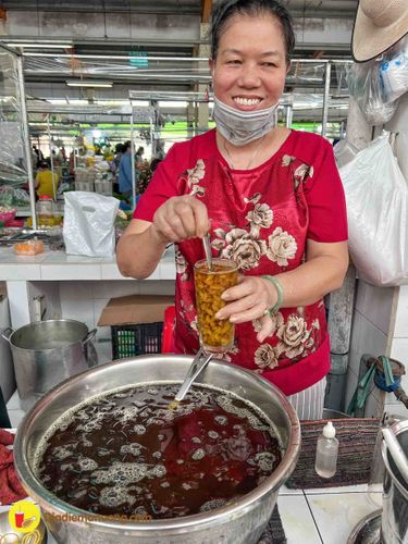 “Giải độc mát gan” với hàng CHÈ HOA HÒE khách ra vào liên tục, 1 ngày bán hơn trăm ly ở Sài Gòn