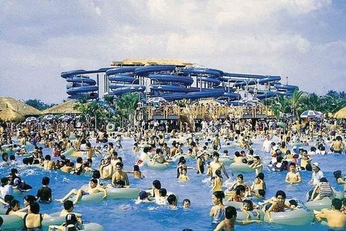Loạt ảnh của công viên nước đời đầu “Saigon Water Park” bỗng nhiên hot trở lại: ký ức tuổi thơ lại ùa về