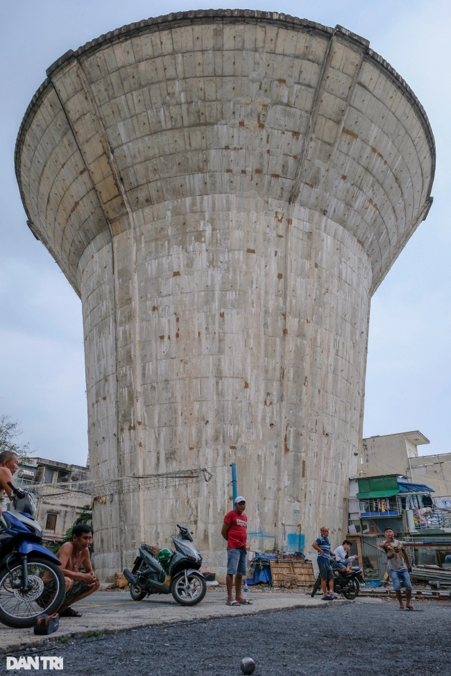 castle under the sea, ho chi minh city, uninhibited, water tower, concrete “mushrooms” in the heart of ho chi minh city