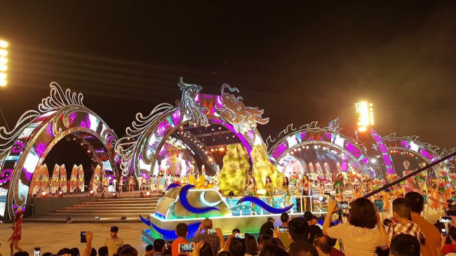 Kinh nghiệm tham gia lễ hội Carnaval Hạ Long (Quảng Ninh)