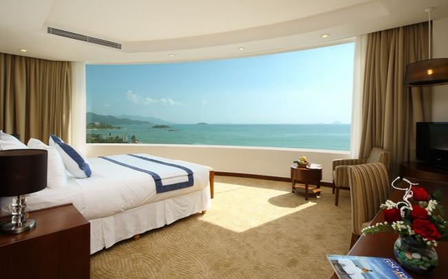 , top 10 khách sạn, villa nha trang gần biển giá tốt nhất
