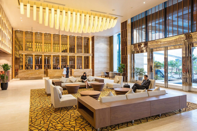 , review khách sạn wyndham legend hạ long nổi bật giữa di sản thế giới