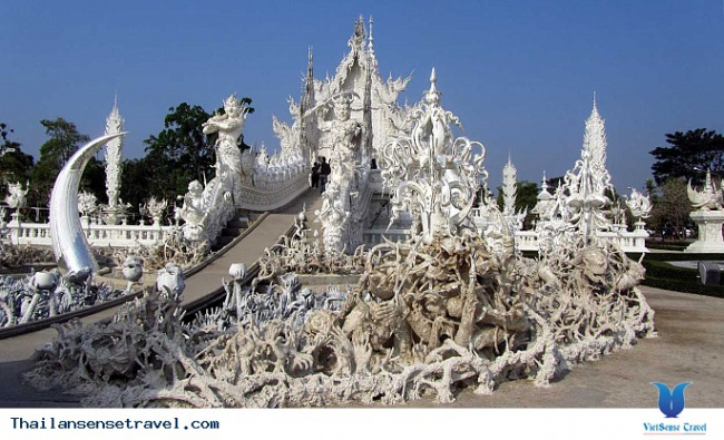 Viếng thăm ngôi chùa trắng tại Thái Lan.
