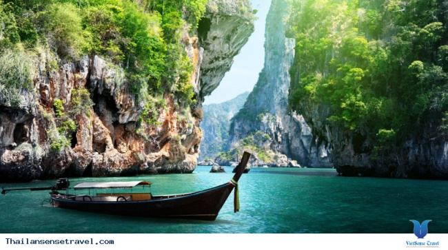 Ngắm phố cổ Phuket khi du lịch Thái Lan