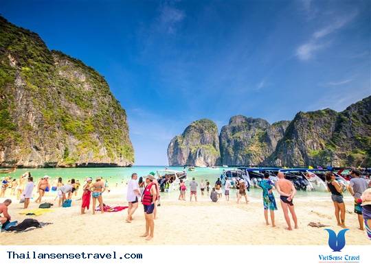Du lịch Thái Lan đầu hè với bãi cát mịn và biển xanh