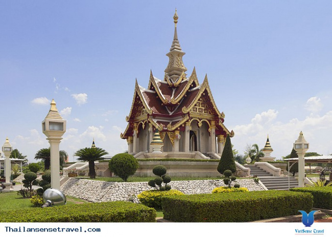 Thăm thú hồ hoa súng đẹp tuyệt vời ở vùng Udon Thani, Thái Lan