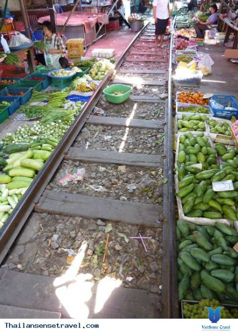 Maeklong khu chợ nguy hiểm nhất thế giới ở Thái Lan