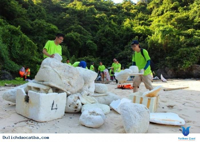 Khởi động “Mạng lưới hành động giảm thiểu rác thải nhựa” tại Hạ Long, Cát Bà