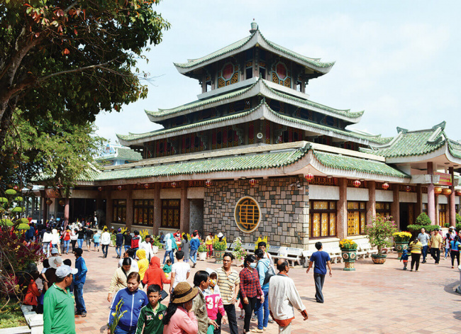 top 5 ngôi chùa nổi tiếng nhất tại an giang