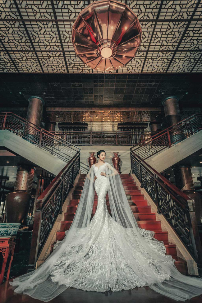 Chu Thanh Huyền khoe vóc dáng nuột nà trong váy cưới lấp lánh, sẵn sàng làm  cô dâu của Quang Hải vào cuối tháng này