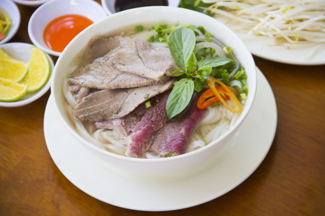 Top 10 món ăn đặc trưng tinh hoa ẩm thực Việt