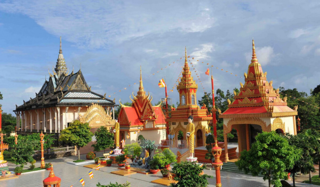 Top 5 ngôi chùa lớn nổi tiếng nhất miền Tây