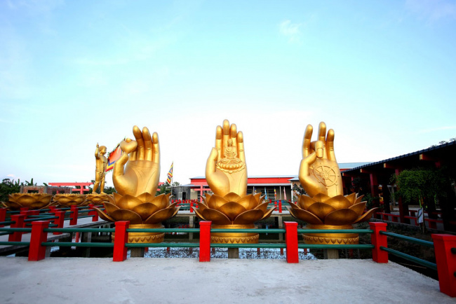 top 5 ngôi chùa lớn nổi tiếng nhất miền tây