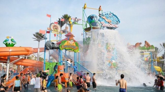 binh duong tourism, binh duong tourist destination, thanh le water park, water park, experience going to thanh le binh duong water park to have fun