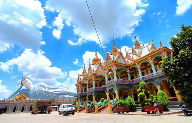 shakyamuni buddha statue, soc trang tourist destination, spiritual tourism, western tourist destination, admire vietnam’s largest reclining buddha statue in soc trang