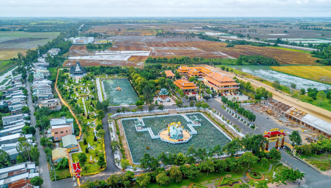 Chùa Huỳnh Đạo – Ngôi chùa tuyệt đẹp ở An Giang