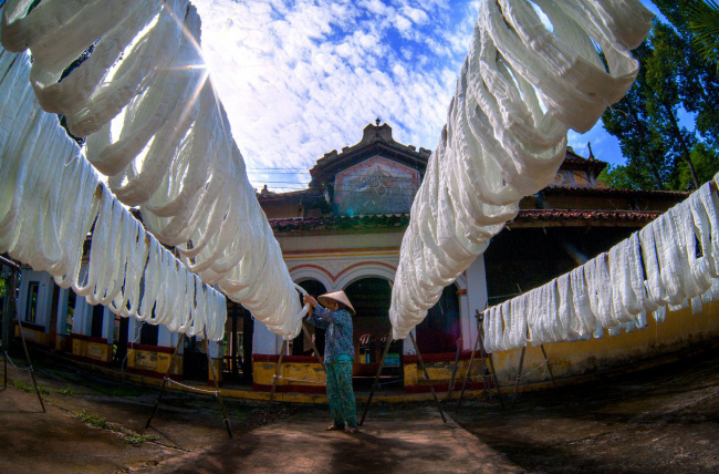 Tham quan làng nghề dệt choàng hơn trăm tuổi ở Đồng Tháp