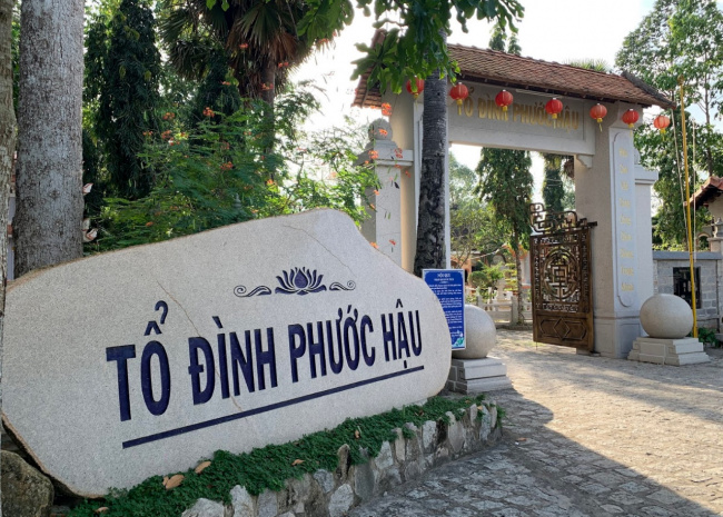 Chùa Phước Hậu – Ngôi chùa có vườn kinh bằng đá độc đáo ở Vĩnh Long