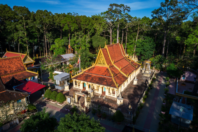 Chùa Âng – Ngôi chùa Khmer cổ tuyệt đẹp ở Trà Vinh